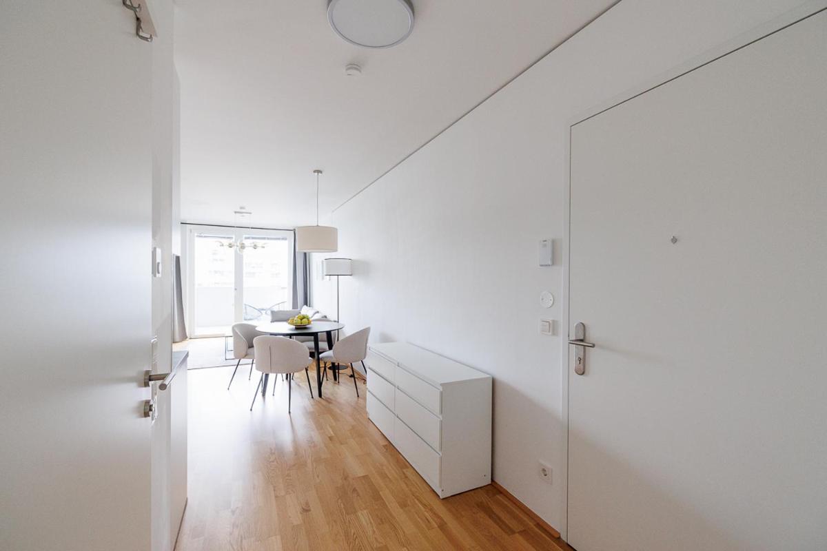 Lovely Apartment In Marina Tower - 10Min To City Center Wien Eksteriør billede