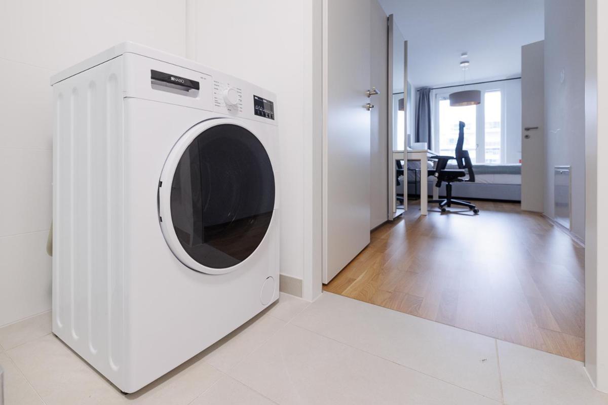 Lovely Apartment In Marina Tower - 10Min To City Center Wien Eksteriør billede