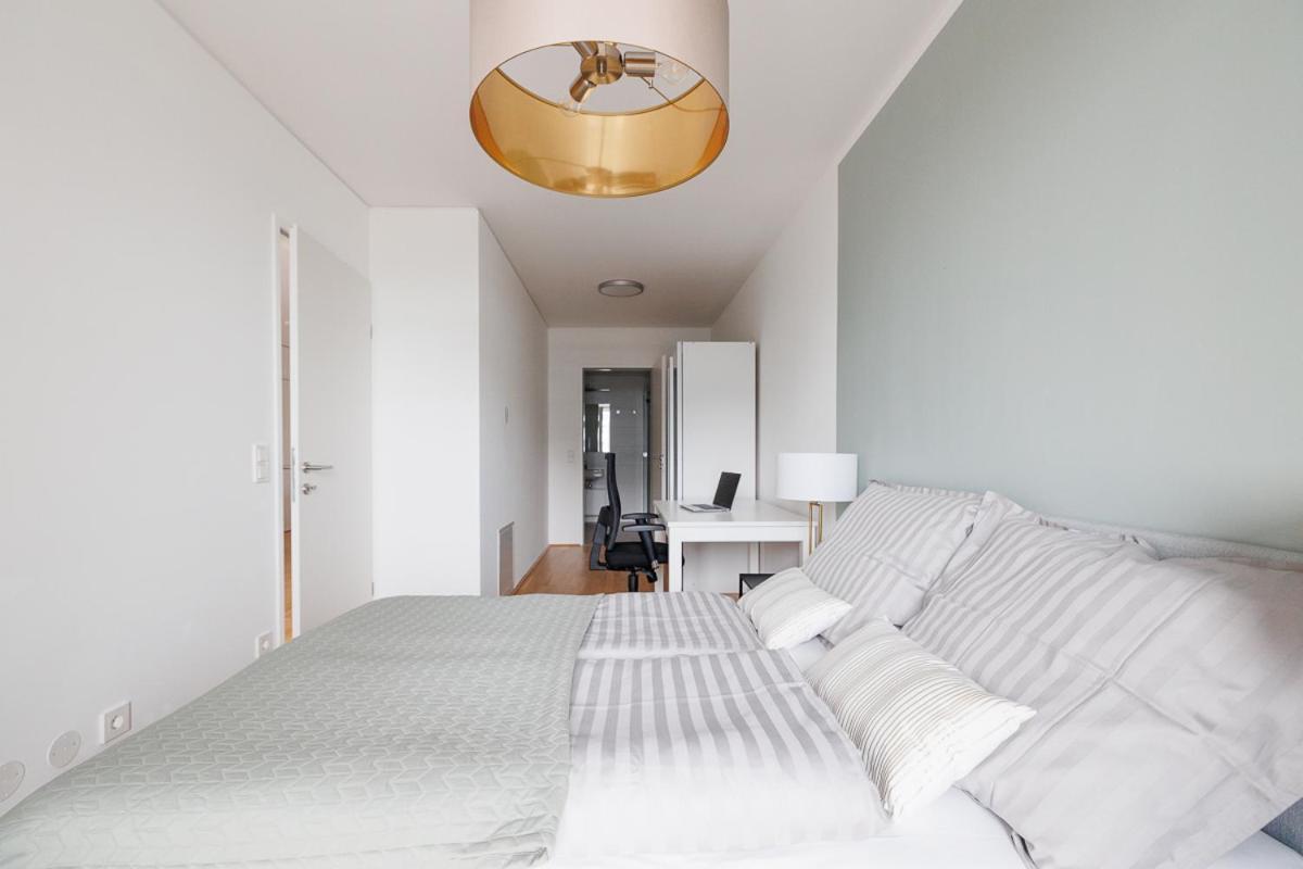 Lovely Apartment In Marina Tower - 10Min To City Center Wien Eksteriør billede