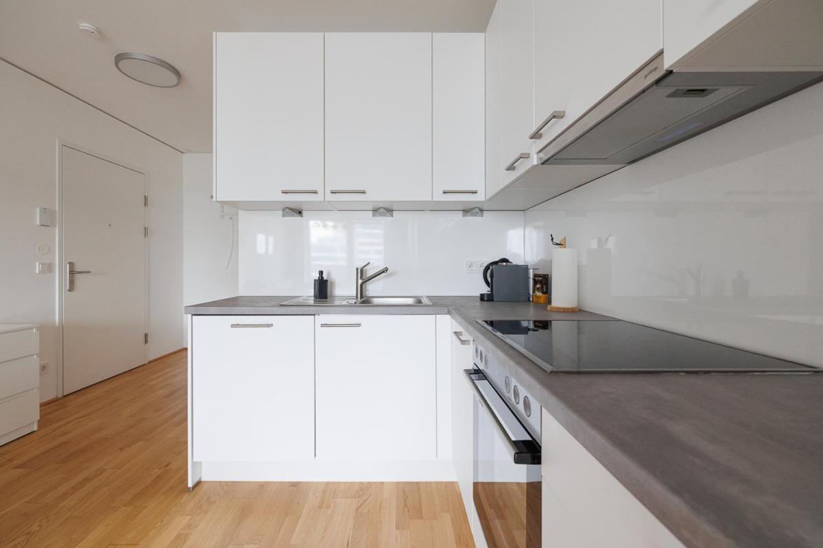 Lovely Apartment In Marina Tower - 10Min To City Center Wien Eksteriør billede