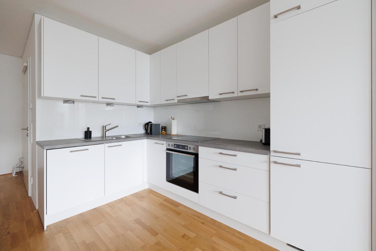 Lovely Apartment In Marina Tower - 10Min To City Center Wien Eksteriør billede